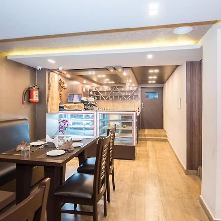 Victoria Paradise Inn Бенаулим Экстерьер фото