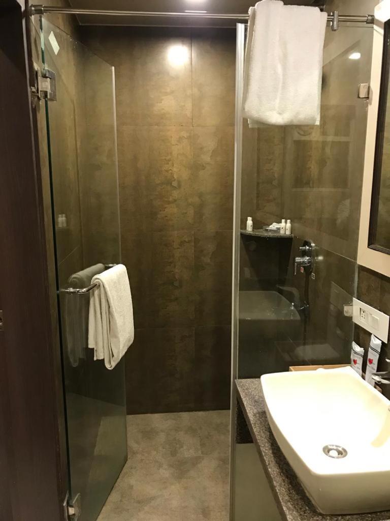 Victoria Paradise Inn Бенаулим Экстерьер фото