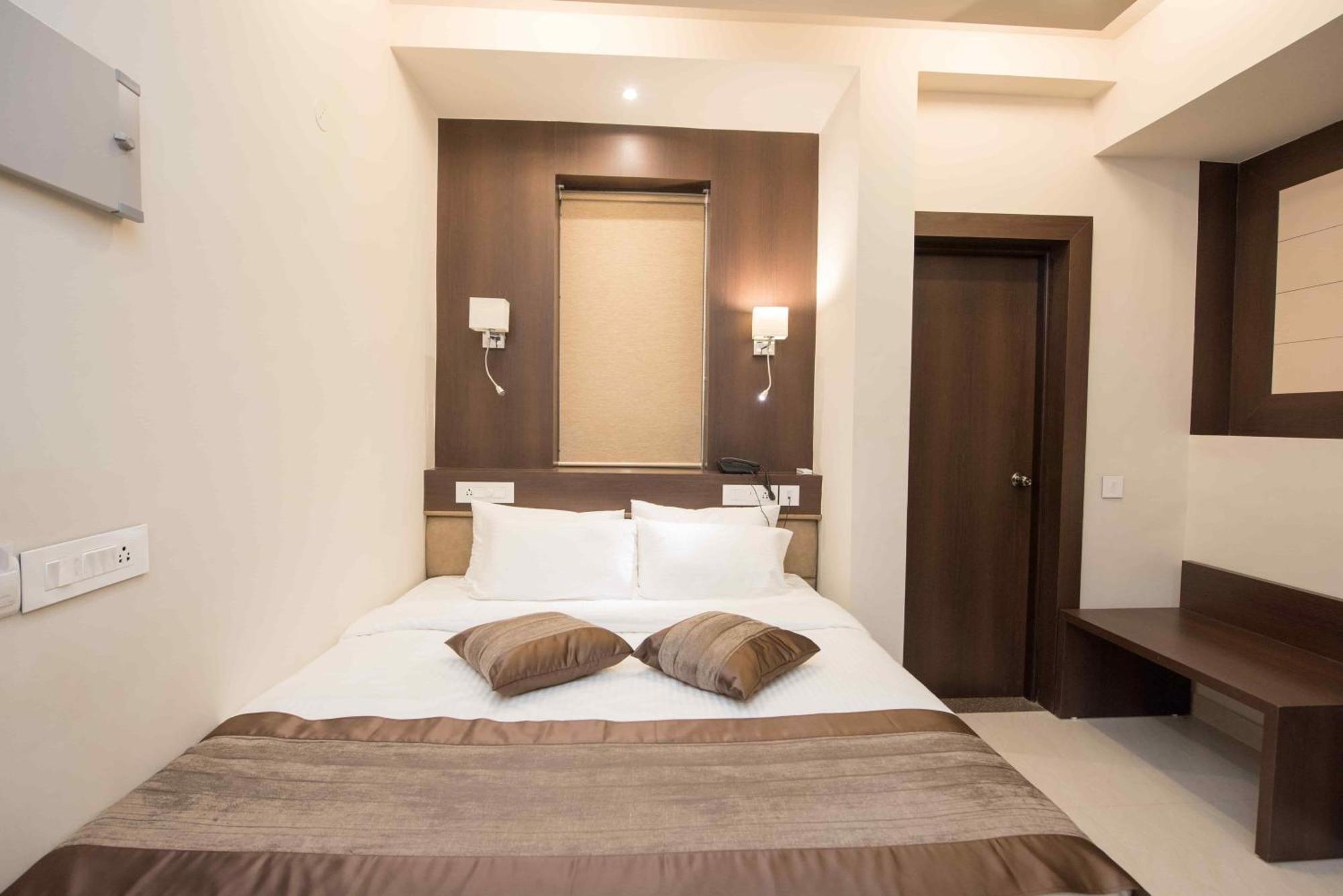 Victoria Paradise Inn Бенаулим Экстерьер фото